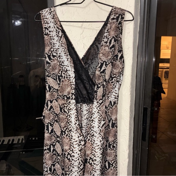 Sleeveless Snake-Print Overalls / Jumpsuit - snake 🐍 skin print With pockets - Picture 7 of 7